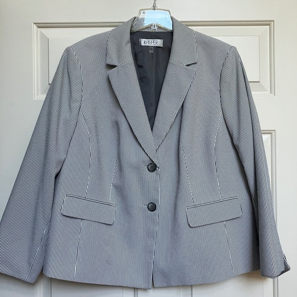 Kasper Blazer Womens 18W Seersucker Gray White Striped Career Jacket Lined‎ Work - Picture 1 of 12